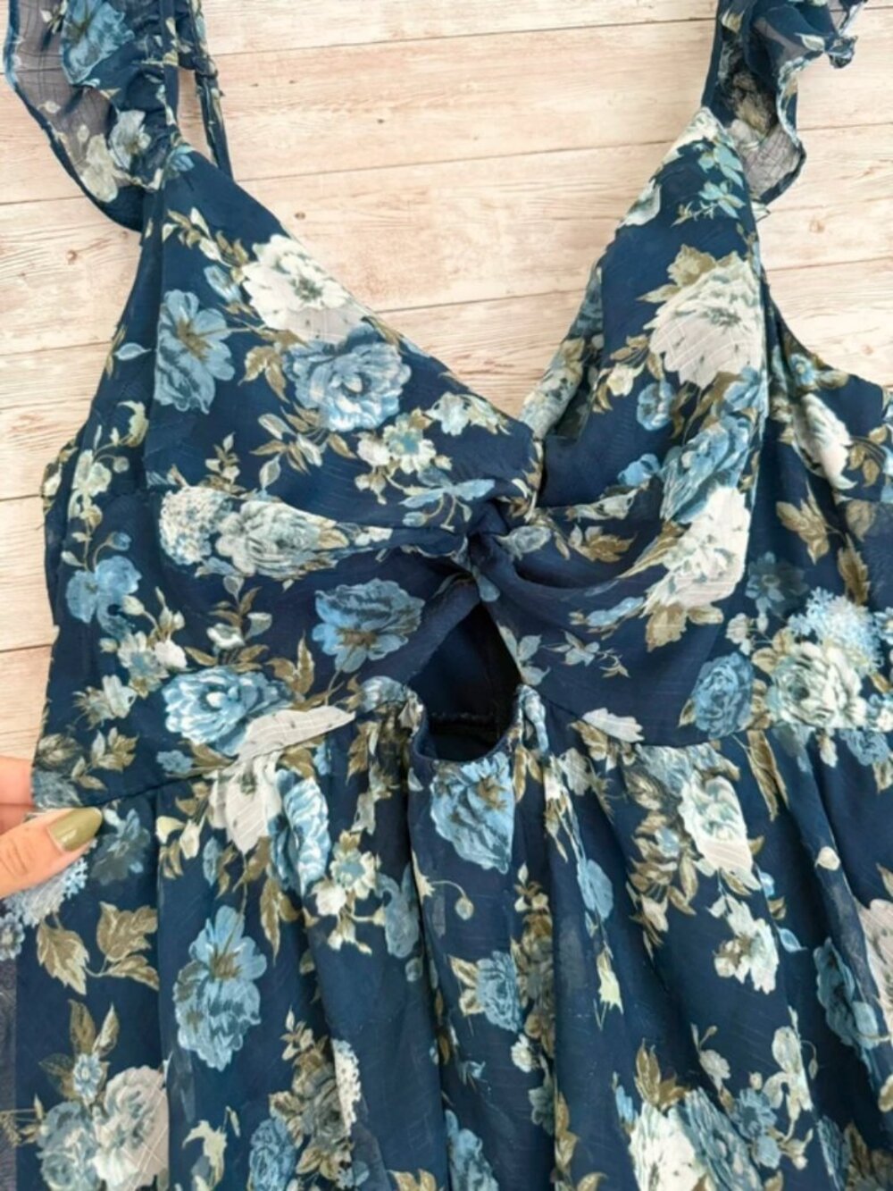 Altar’d State Blue and White flowered dress with ruffles - Picture 4 of 6
